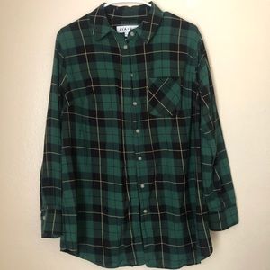 Ava & Viv green long sleeve black plaid top (X)